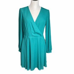 NWT. Express long sleeve surplice dress in jade Green M
